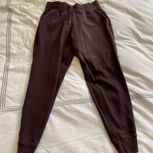 Lululemon women’s joggers